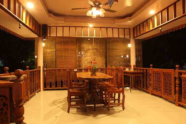 ระเบียงรับประทานอาหาร เฮือนศรีน่าน